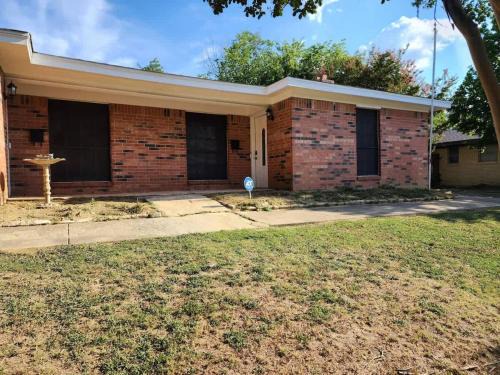 Fort Worth House | Spacious Stay for 12 - Central Fort Worth