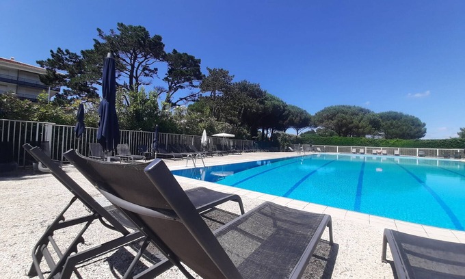 Anglet Apartment | Spacious Studio Near Golf & Beach with Pool in Anglet