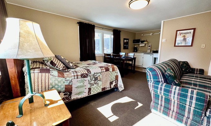 Old Forge Cottage | Spacious Studio with Kitchenette, Sitting Area and Full Bath!
