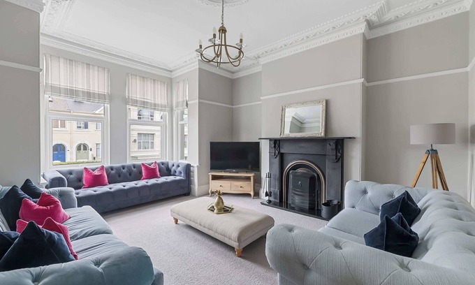 Plymouth House | Spacious & Stylish 5-bedroom Edwardian Townhouse in Plymouth