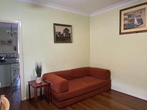 Tuncurry House | Spacious Stylish Coastal Escape