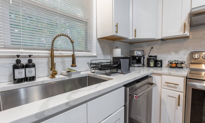 Overland Park House | Spacious, Stylish 3BR w/Game Rmn