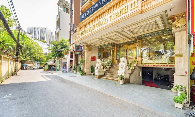 District 10 House | Spacious Suite Stay | Walk to Children Hospital 1