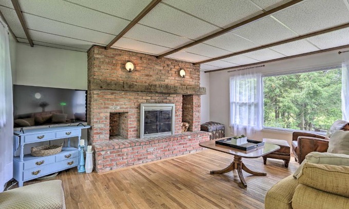 Circleville House | Spacious Sullivan County House with Fire Pit