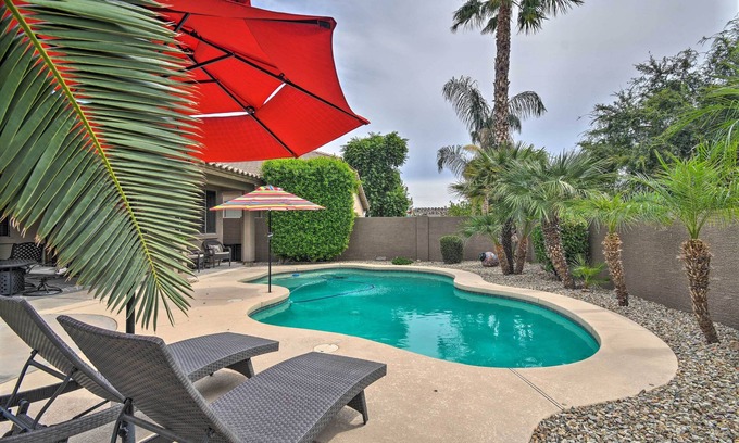 Royal Ranch House | Spacious Surprise Home: 6 Mi to Wildlife World Zoo