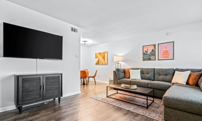 East Riverside - Oltorf Condo | Spacious Townhome Condo - 2 bed 1.5 bath