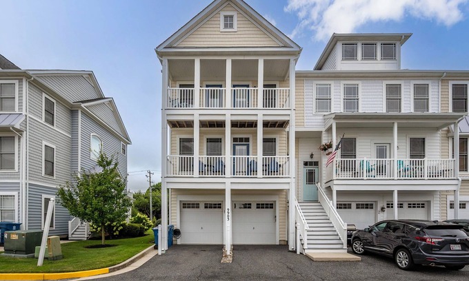 West Ocean City House | Spacious Townhome | Pool | Bay Views | Shopping