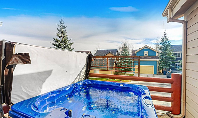 Bear Hollow Village House | Spacious Townhouse with Private Hot Tub & Shared Pool - Near Ski Resort