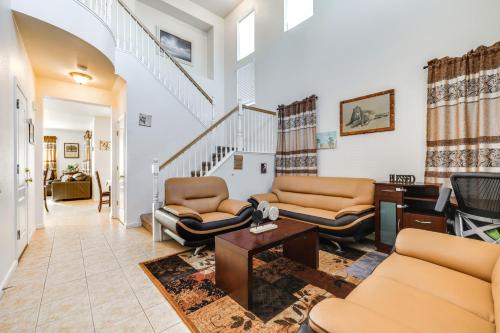 Turlock House | Spacious Turlock Home about 1 Mi to University!