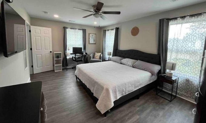 Inman Apartment | Spacious Two Bedroom Guest Suite