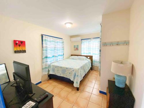 Puntas Apartment | Spacious Two-Bedroom Getaway with Balcony by the Beach