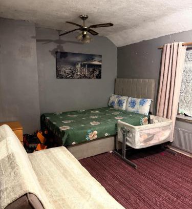 Heath House | Spacious two bedrooms