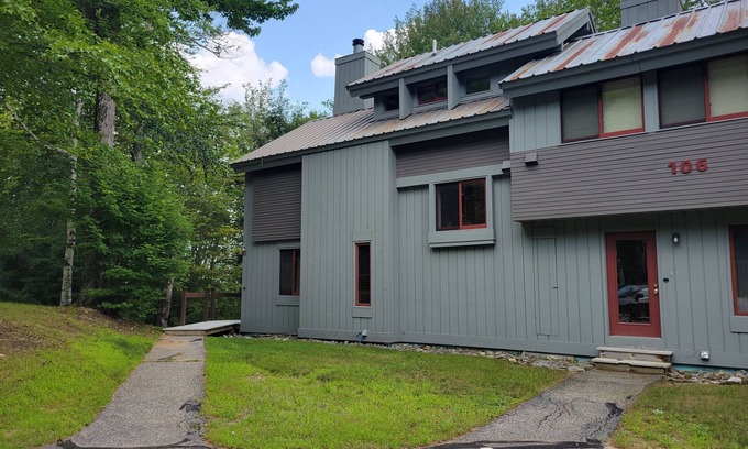 Lincoln House | Spacious, updated, AC/FP, mountain view, pool access, near Loon. C1061 by LRS