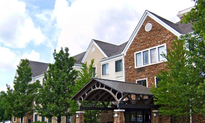 Parsippany House | Spacious Good-Value Accommodation! Free Parking, Pet-friendly Property