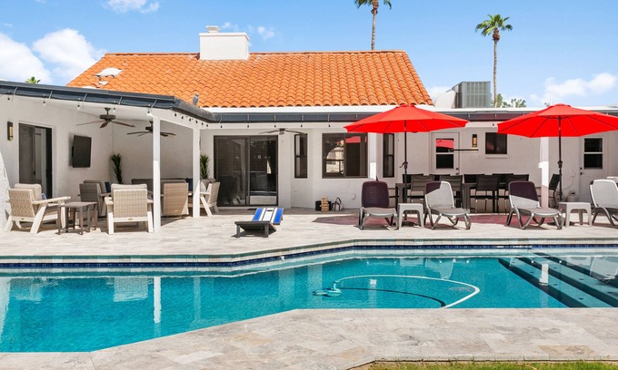 Cactus Glen House | Spacious vacation rental with a private pool, a hot tub & AC