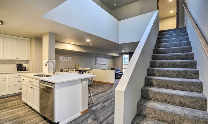 Edgewood House | Spacious Vacation Rental in Washington State!