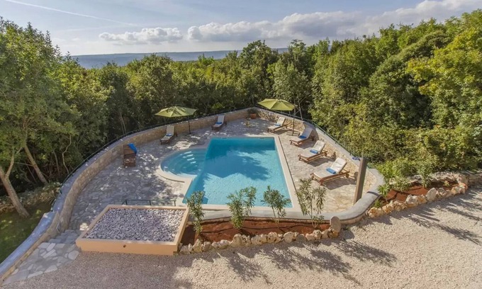 Stanisovi Villa | Spacious villa Ana with pool for peaceful vacation