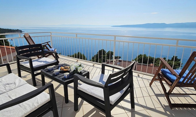 Brela Villa | Spacious Villa for 17+3, just 150m from best beach