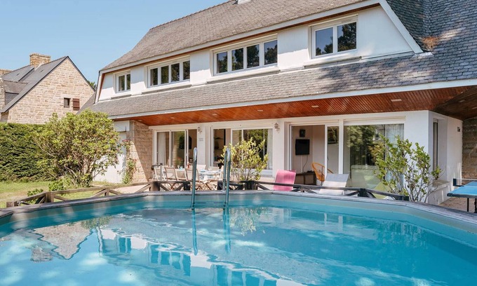 Carnac Villa | Spacious Villa in Carnac - 7 Rooms, Private Heated Pool, Near Beach, WiFi, Pet Friendly