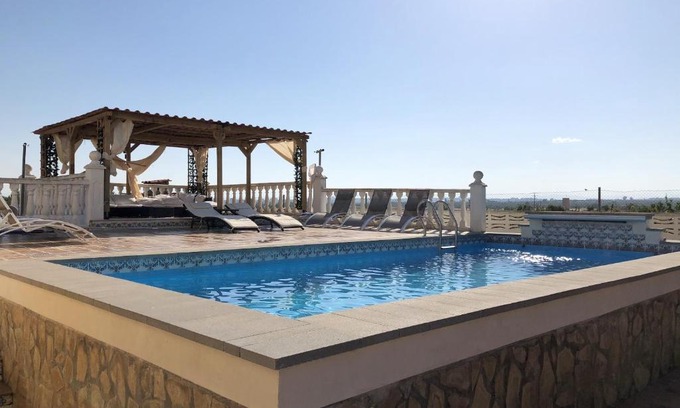 Olocau Villa | Spacious villa in Olocau with private pool and garden