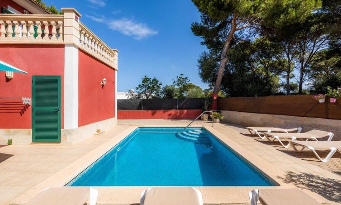 Tolleric House | Spacious Villa Malena in Rural Area Close to the Sea with Sea View, Wi-Fi & Pool