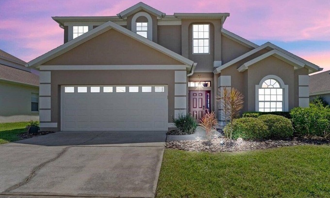 Tuscan Ridge Villa | Spacious Villa South Facing Pool 20 min to Disney