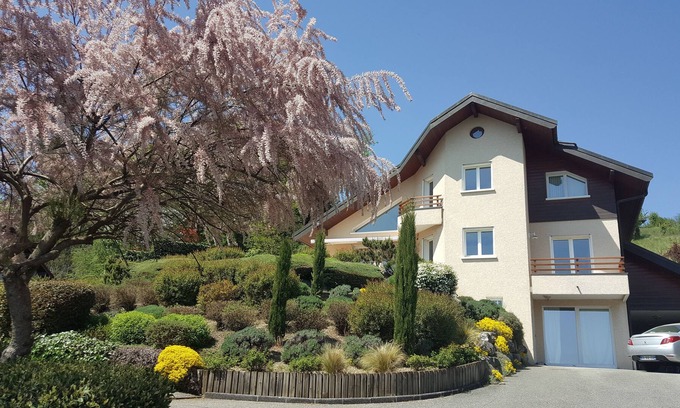 Poisy Villa | Spacious villa with pool 5 minutes from Annecy