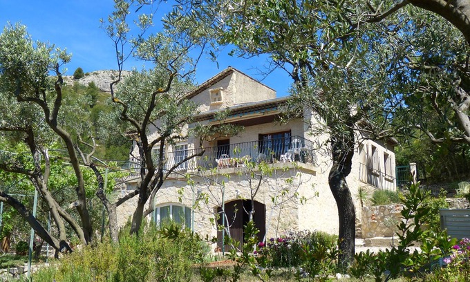 Merindol House | Spacious villa with superb views of the Luberon