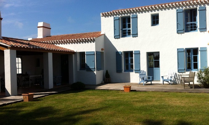 Noirmoutier-en-l'Ile House | Spacious, warm house with large garden, Luzéronde & marais area