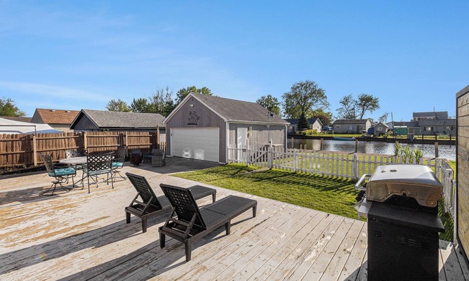 Anchorville House | Spacious Waterfront Retreat– 3BR/2.5BA Home Sleeps 10 in Scenic St. John's Marsh