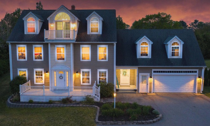 Ogunquit - Wells House | Spacious, Well-Appointed Home for Large Groups Close to Beaches and Restaurants!