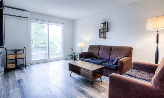 Mercier-Hochelaga-Maisonneuve Condo | Spacious well decorated 3BR just beside Metro