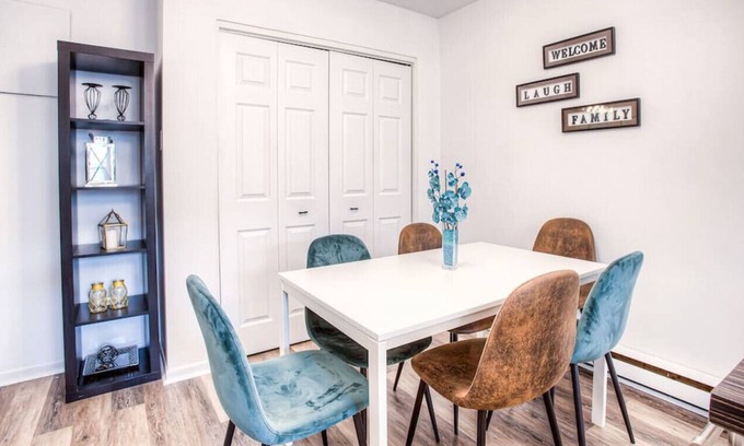 Mercier-Hochelaga-Maisonneuve Apartment | Spacious well decorated 3BR just beside Metro