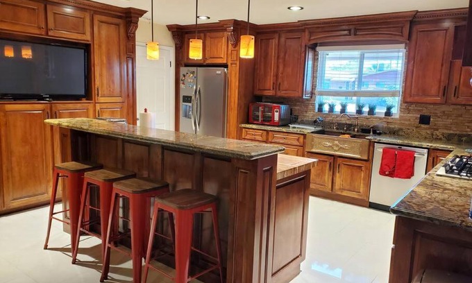 El Paso House | Spacious West El Paso 19 min from Airport, Fort Bliss Military Base