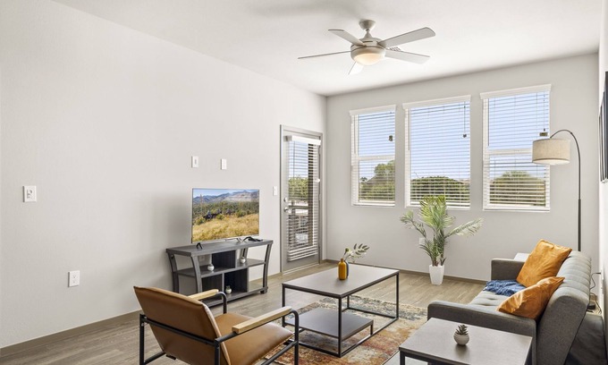 Glendale Sports and Entertainment District Apartment | Spacious Westgate CozySuites by stadium with pool 1
