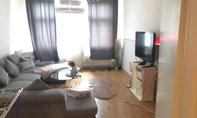 Hakenfelde Apartment | Spandau möblierte 1zimmer Wohnung mit Garten und große Küche