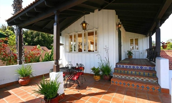 Village of La Jolla House | Spanish Casita in the Village of La Jolla - Walk to Everything