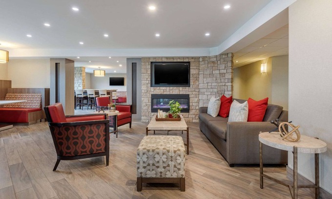 Durham Region Hotel | Spark by Hilton Oshawa