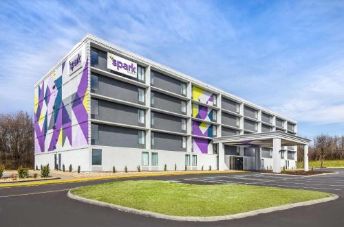 Roanoke Hotel | Spark By Hilton Roanoke Airport