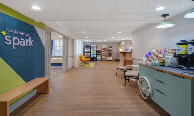 Rochester Hotel | Spark by Hilton Rochester University Area