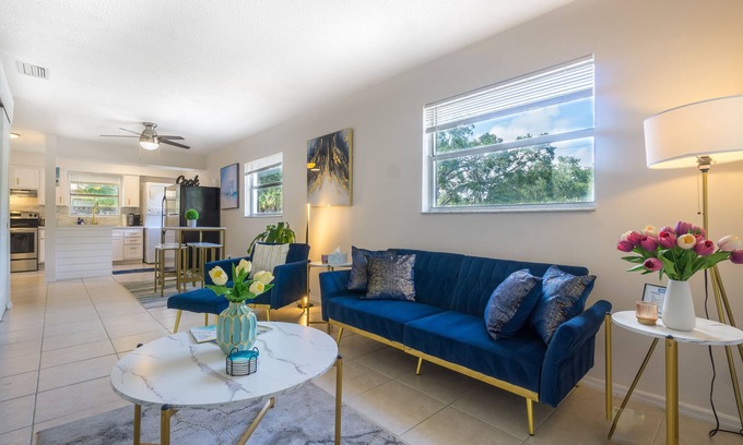 United Central Condo | Sparkling Family sized condo near Downtown Saint Petersburg/beaches
