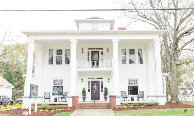 Monroe Hotel | Sparrow Grove Manor