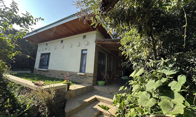 Nanyuki Cottage | Sparrow Nest Cottage: Peaceful garden oasis hidden under the slopes of Mt Kenya.