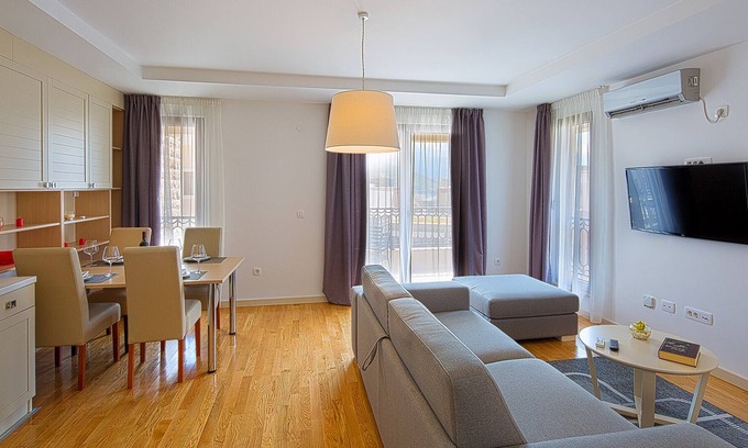 Babin do Apartment | Spaska Lux 2-bedroom Apt w/ balcony + parking #201