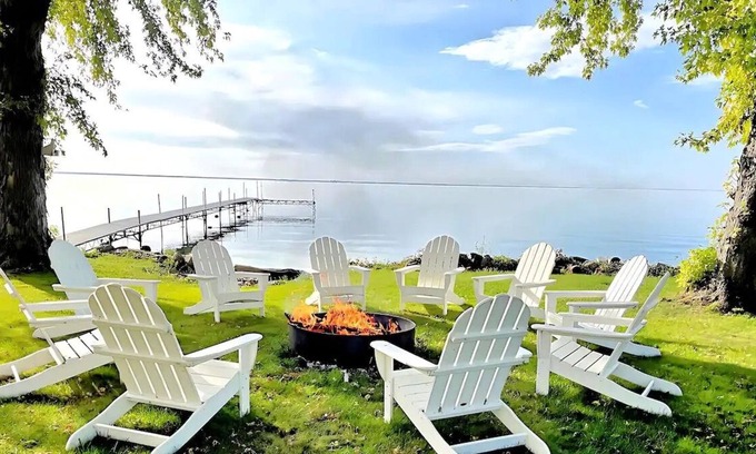 Forest Junction House | SPECIAL Book 4 nights get 3 FREE Nov-April ONLY