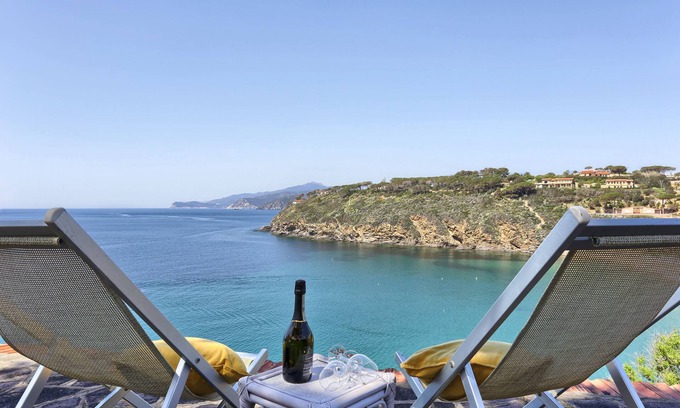 Morcone House | special offer elba island mono directly on the sea free wifi