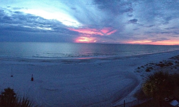 Redington Shores Condo | Spectacular 2BR Beachfront Condo in Redington Shores - Smoke-Free & Pet-Free