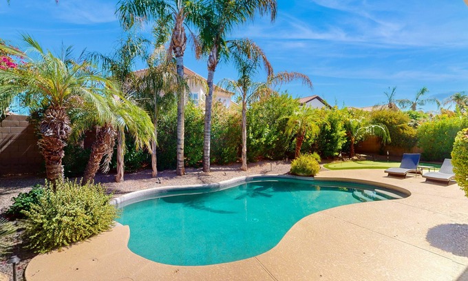 Arabian Crest House | Spectacular 3,900-square-foot home with heated pool & putting green