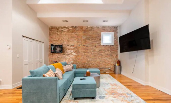 Lower West Side Apartment | Spectacular 3 Bedroom 2.5 Bath 10 Mins from Downtown