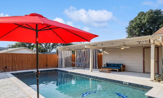 Northeast Carrollton House | Spectacular 4BR/2.5B Home with Pool and Grill